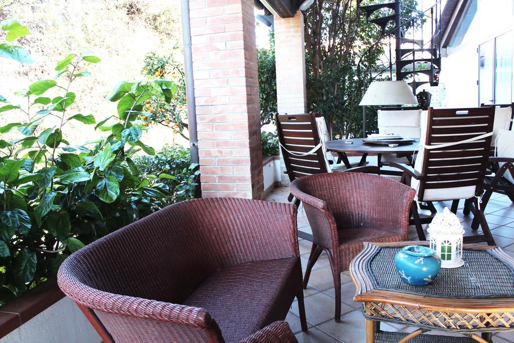 B&B Casa Chinaski Монделло Экстерьер фото