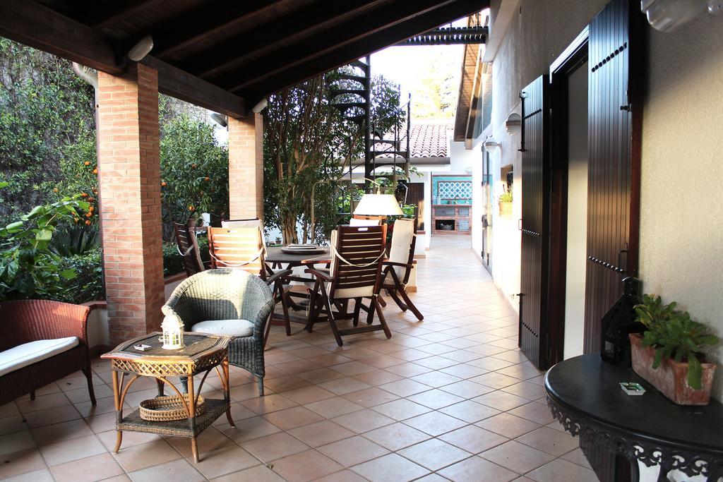 B&B Casa Chinaski Монделло Экстерьер фото