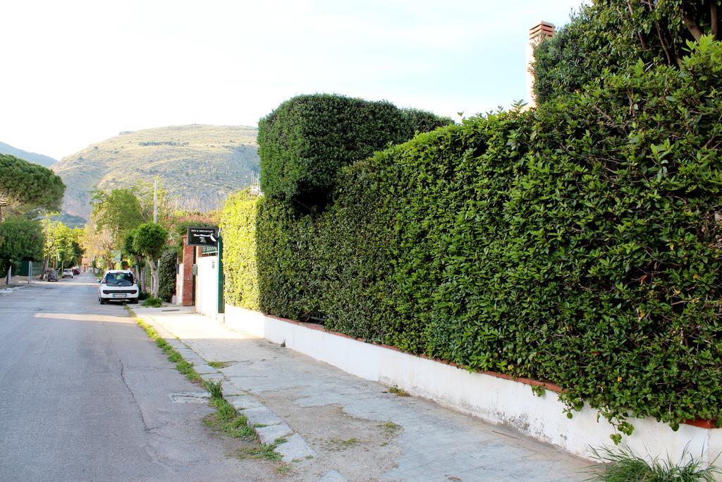 B&B Casa Chinaski Монделло Экстерьер фото