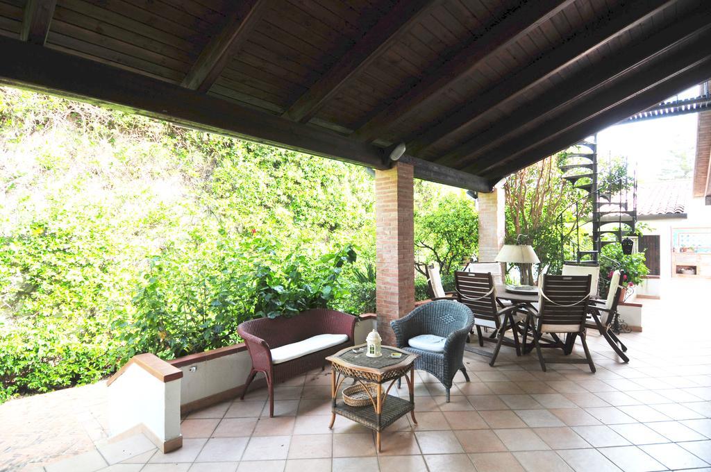 B&B Casa Chinaski Монделло Экстерьер фото