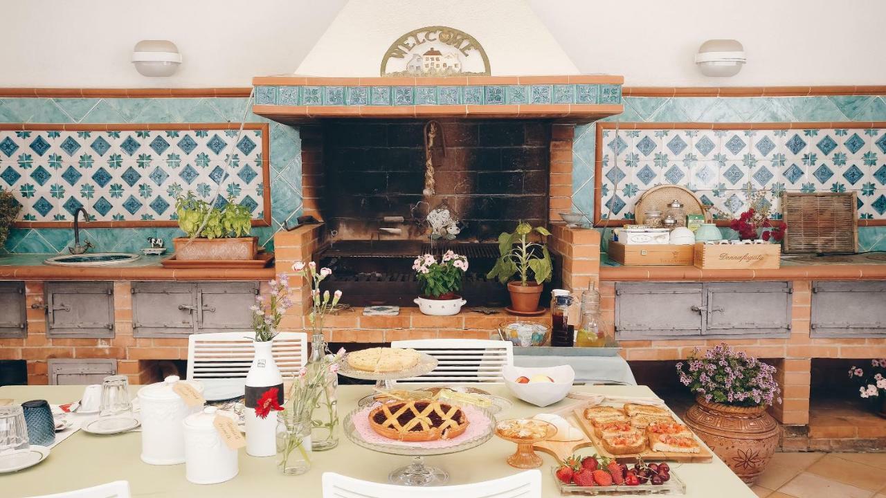 B&B Casa Chinaski Монделло Экстерьер фото