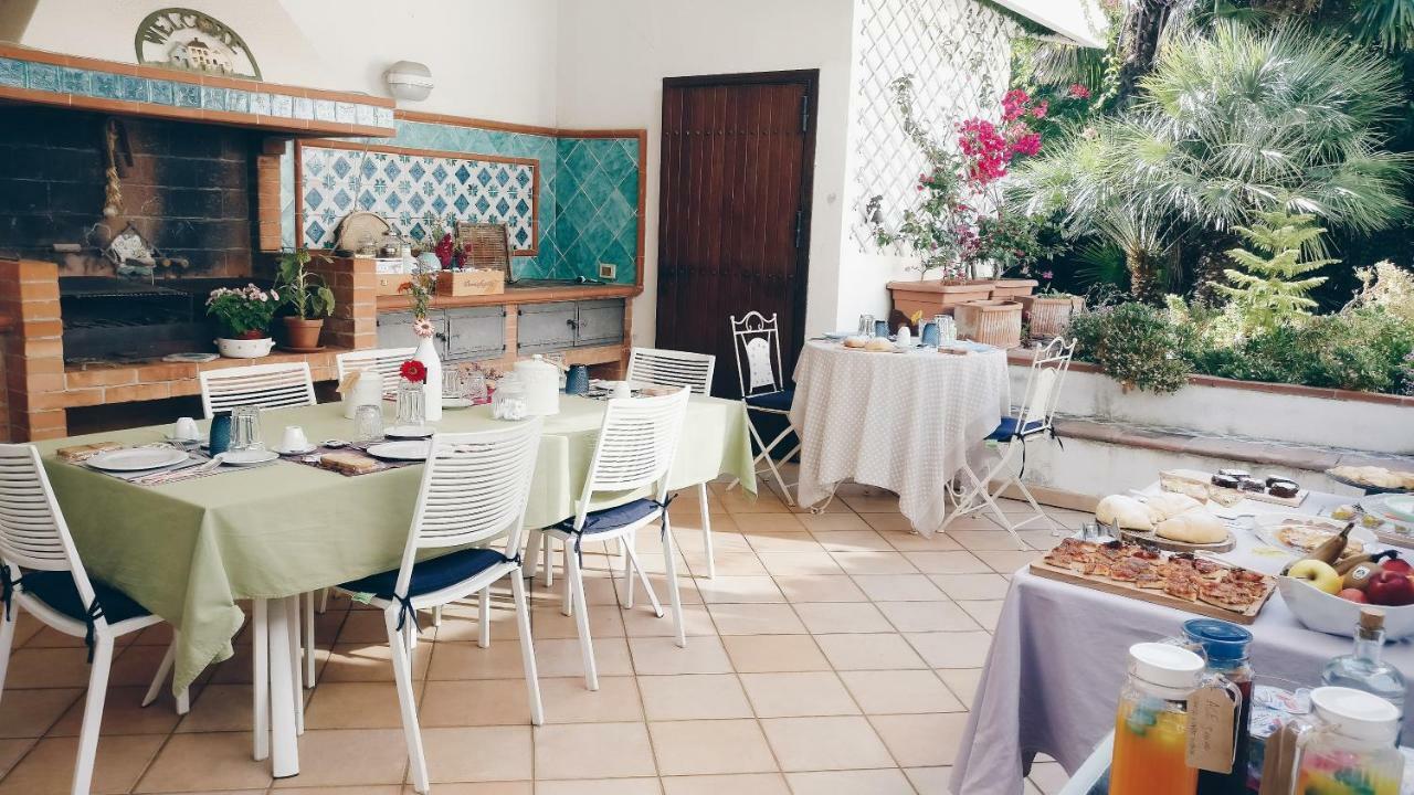 B&B Casa Chinaski Монделло Экстерьер фото